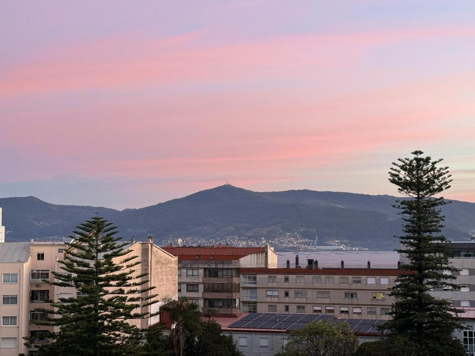 Moderno Apartamento Con Vistas A La Ria De Виго Екстериор снимка